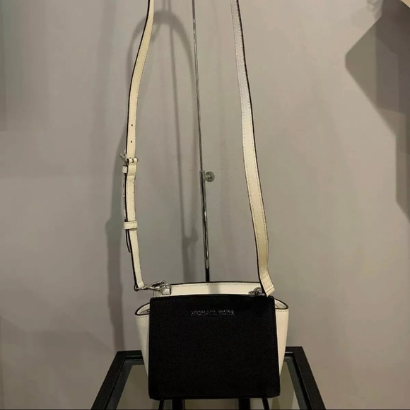 Michael Kors Selma Mini Leather Crossbody Bag NWOT - Picture 4 of 8
